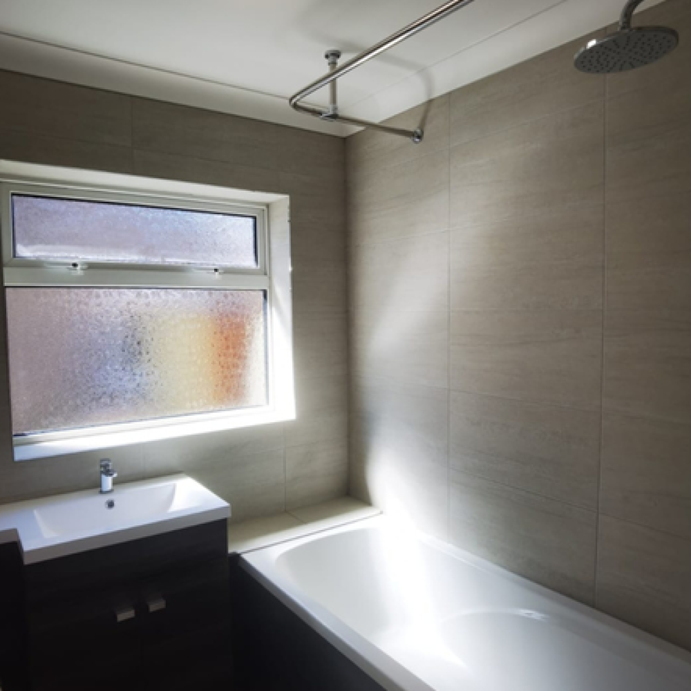 Upton Close - Bathroom