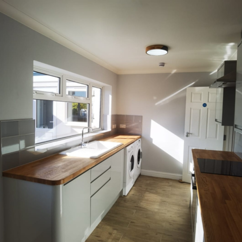 Upton Close - Kitchen - 2